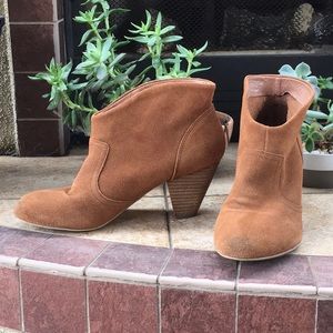 Carlos Santana camel booties